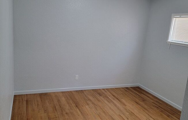 Large 3 bedroom 1 bath house for rent.