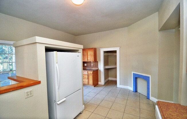 5 beds, 2 baths, $5,050, Unit 642A