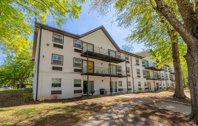 Northlake Apartments