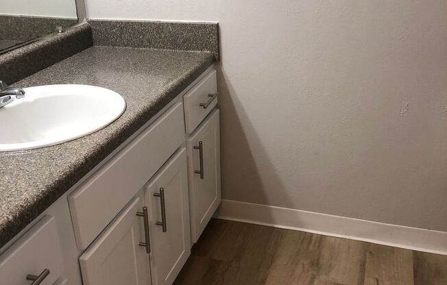 2 beds, 2 baths, 917 sqft, $1,550, Unit #610