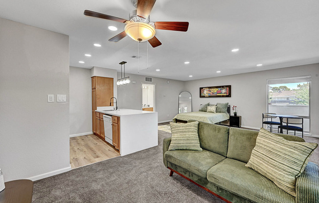 740 OAKMONT