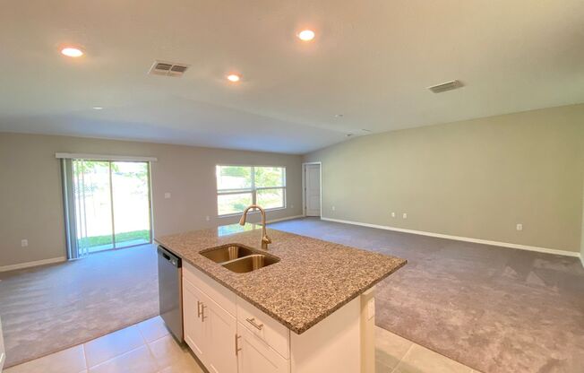 4 beds, 2 baths, $1,895