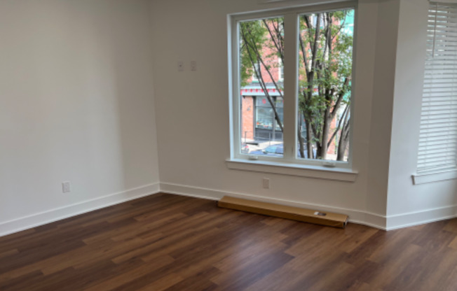2554 56 FRANKFORD AVE