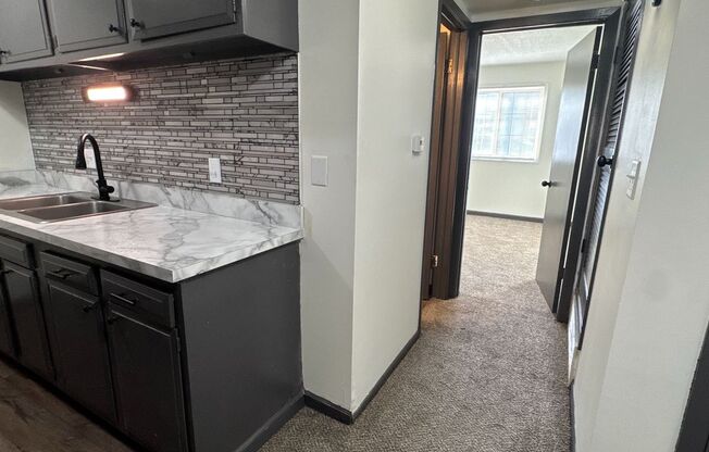 1 bed, 1 bath, $750, Unit 2