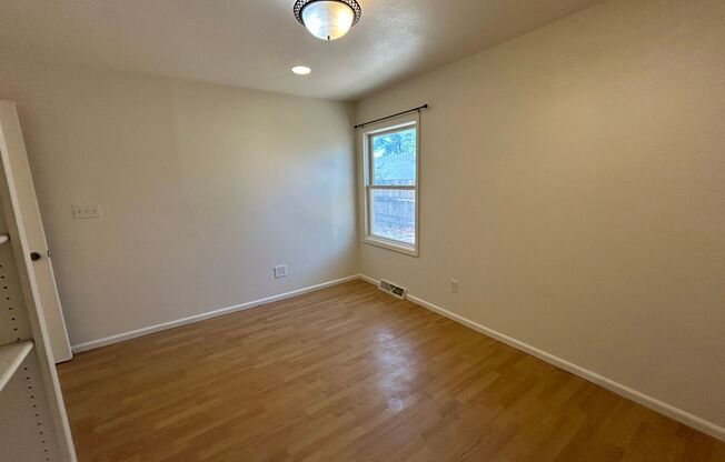 4 beds, 1 bath, $1,450