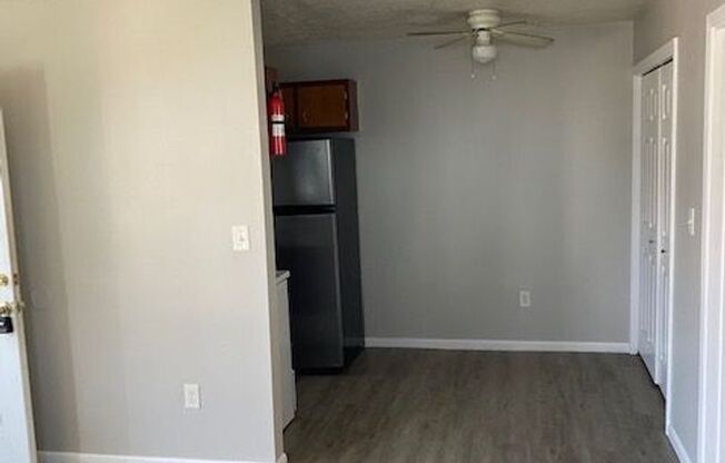 1 bed, 1 bath, 575 sqft, $600, Unit B