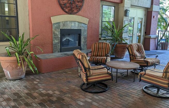 Spacious 2bed 2bath Condo in Downtown