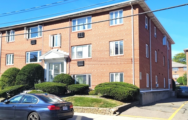133 WARREN ST