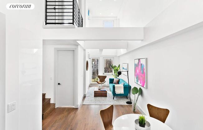896 NEW YORK AVE