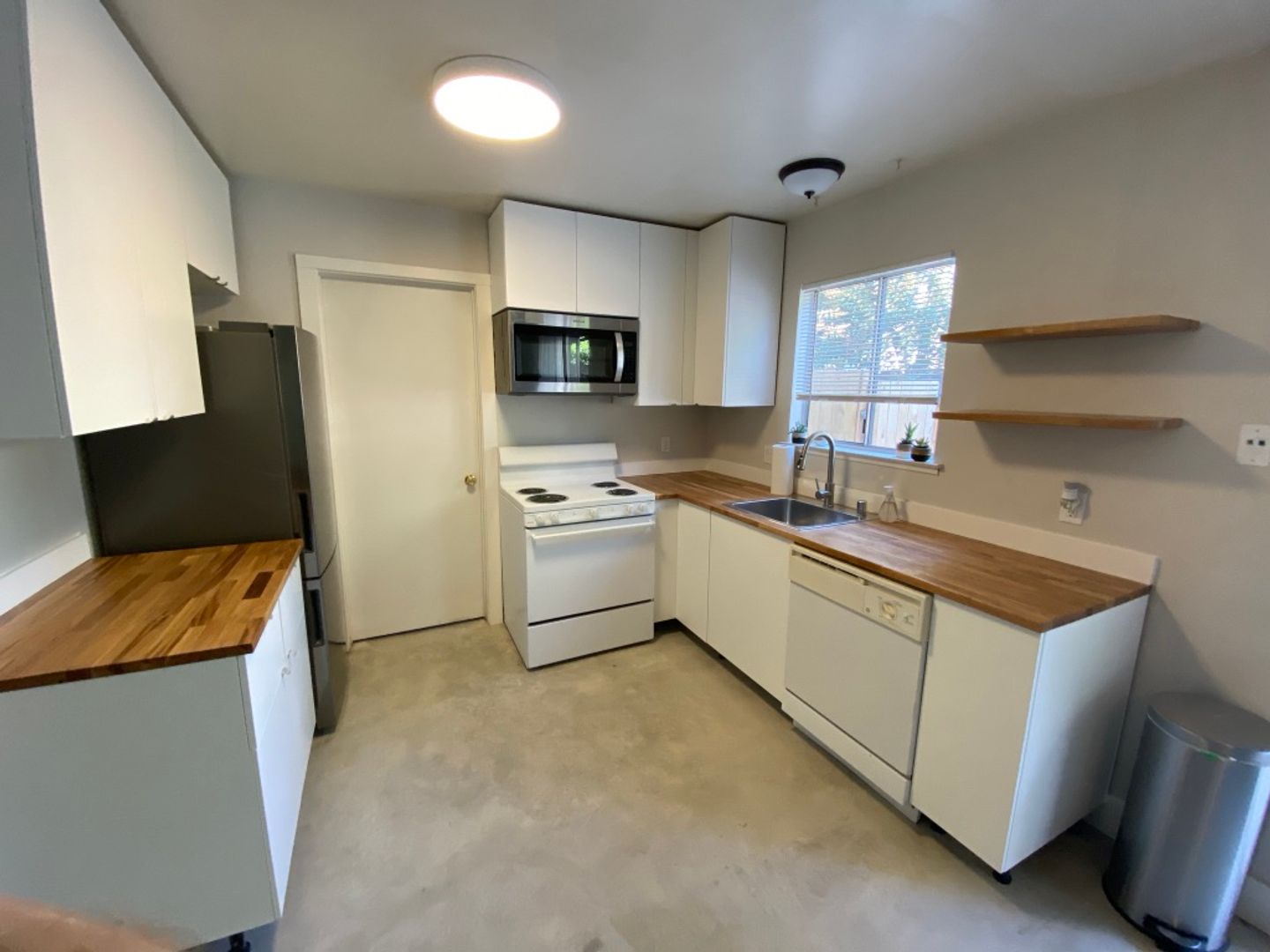 4767 N Cedar Ave #105