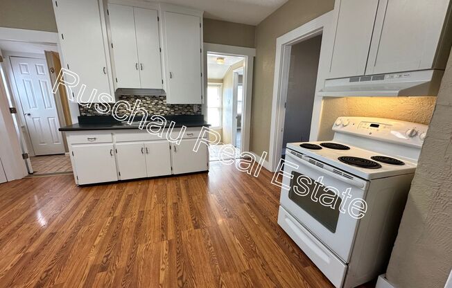 3 beds, 1 bath, $995