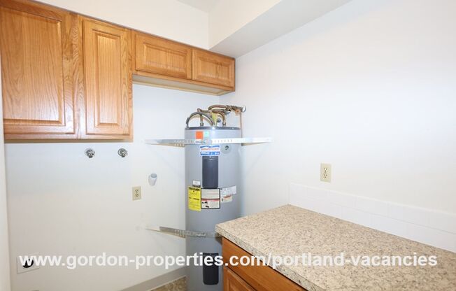 2 beds, 1 bath, $1,595