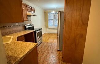 3 beds, 1 bath, $3,300