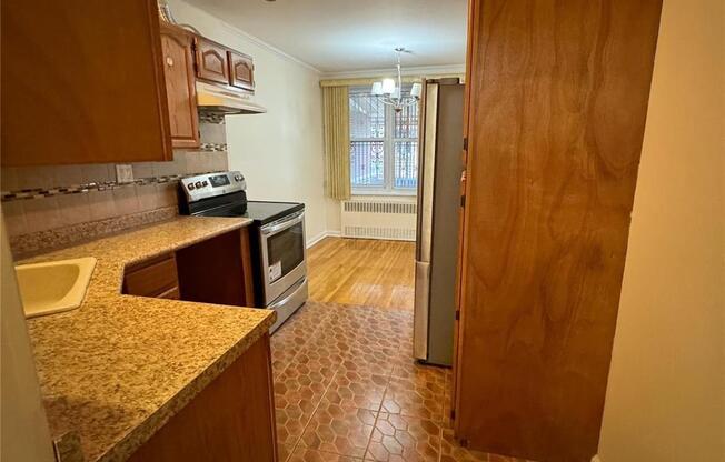 3 beds, 1 bath, $3,300