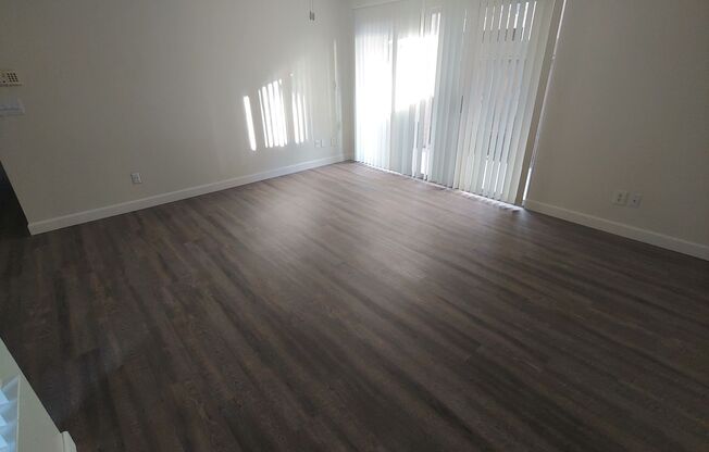 3 beds, 2 baths, 1,211 sqft, $2,005, Unit 1690-107