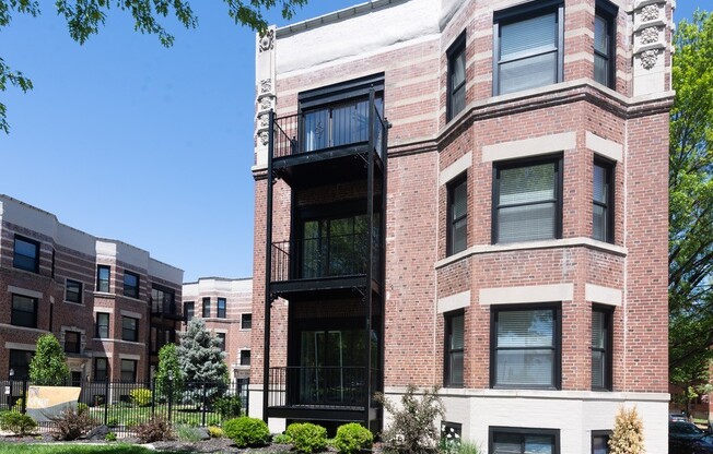 2 beds, 1 bath, 950 sqft, $1,725, Unit 4401 - D