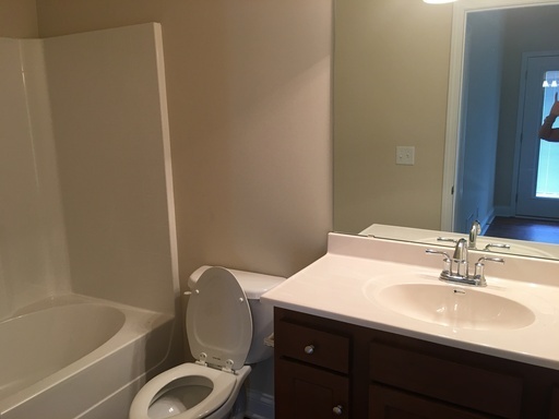 2 beds, 2 baths, 900 sqft, $999, Unit 882-C Lynnwood Way-Unit 6