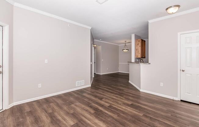 2 beds, 1 bath, 895 sqft, $1,746