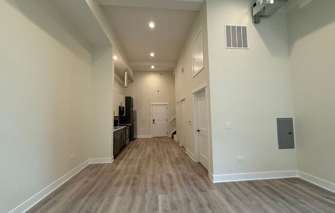 1 bed, 1.5 baths, 689 sqft, $3,395, Unit 204