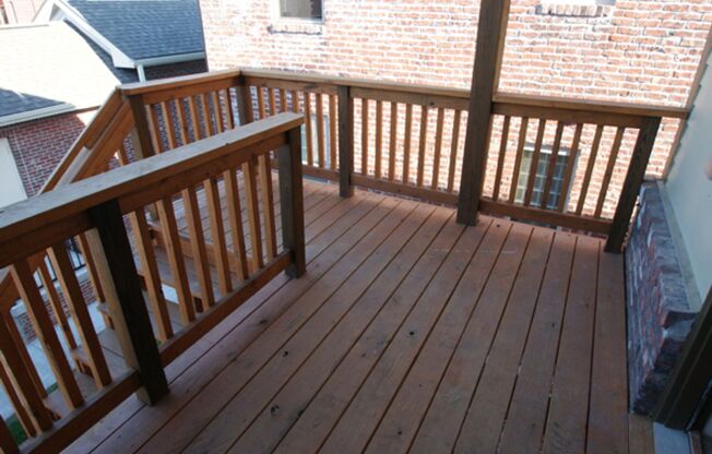 2 beds, 1 bath, 1,100 sqft, $1,695, Unit 615 - Unit 201 Duplex B1100