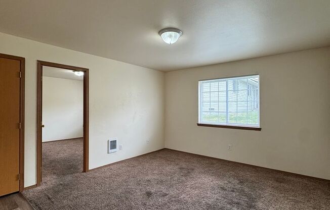 2 beds, 1 bath, $1,198, Unit 105