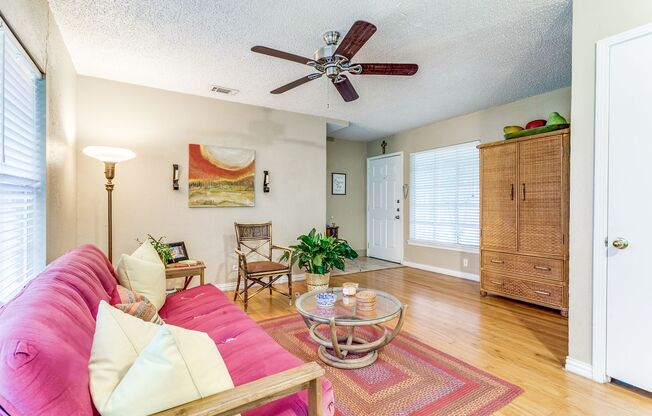 2-BEDROOM DUPLEX IN WILSHIRE TERRACE