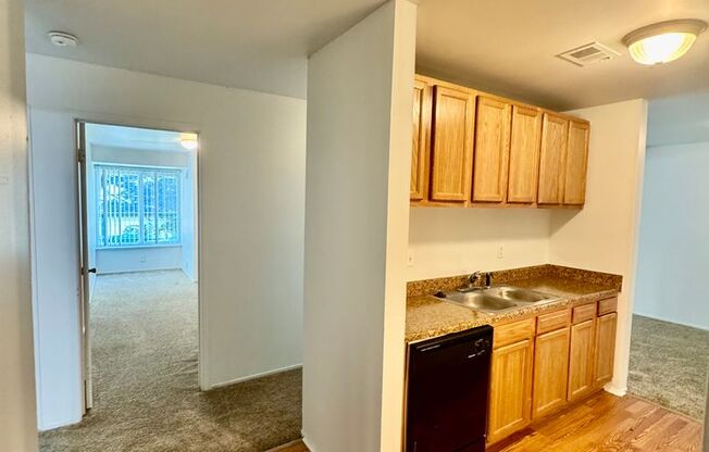 2 beds, 1 bath, 950 sqft, $1,295, Unit #211