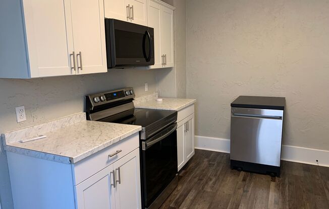 2 beds, 1 bath, $950