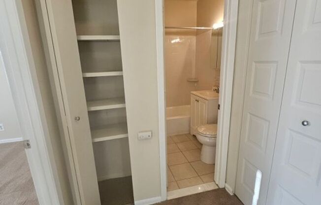 1 bed, 1 bath, 550 sqft, $1,250, Unit B307