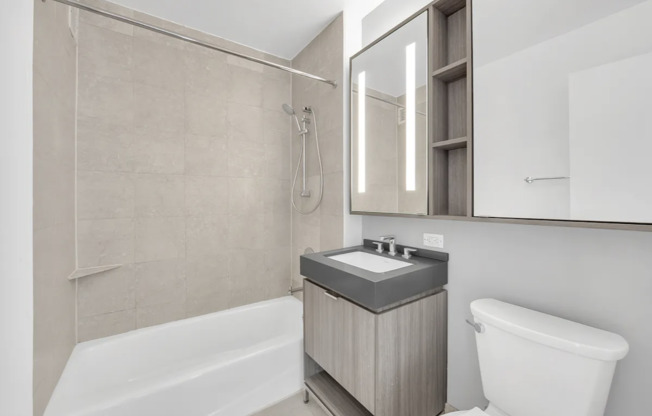 2 beds, 2 baths, 708 sqft, $6,962, Unit 29H