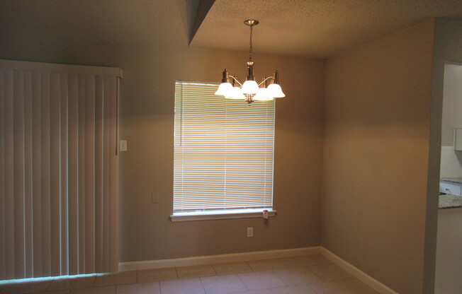 3 beds, 2 baths, $1,650