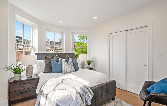 Incredible 2 Bedroom luxury apartment home - Available now!