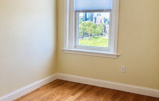 4 beds, 2 baths, 1,150 sqft, $3,200, Unit 2