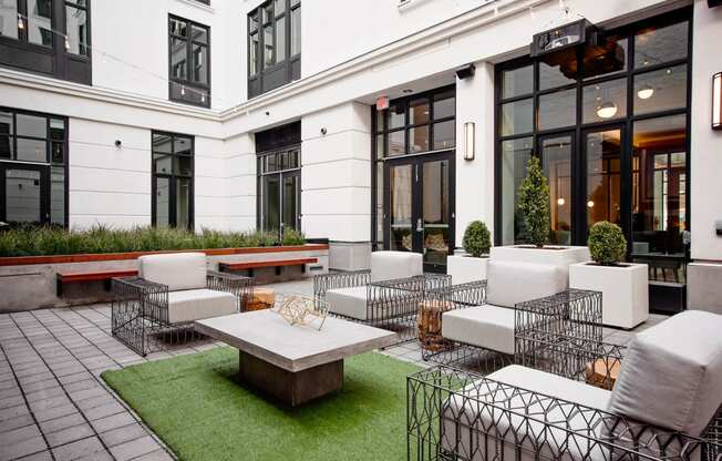 North Hollow Apartments Exterior Courtyard