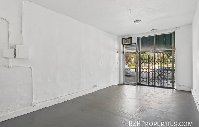 6189 N FIGUEROA ST