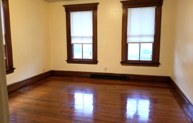 108 BUNKER AVE