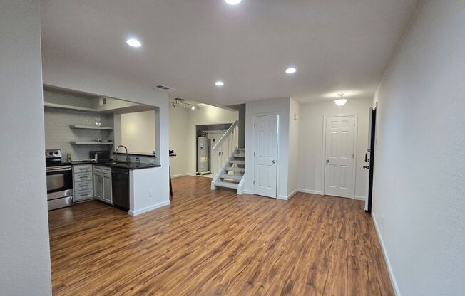 Modern Townhome with Attached Garage in Prime Dallas Location – Steps from Katy Trail!
