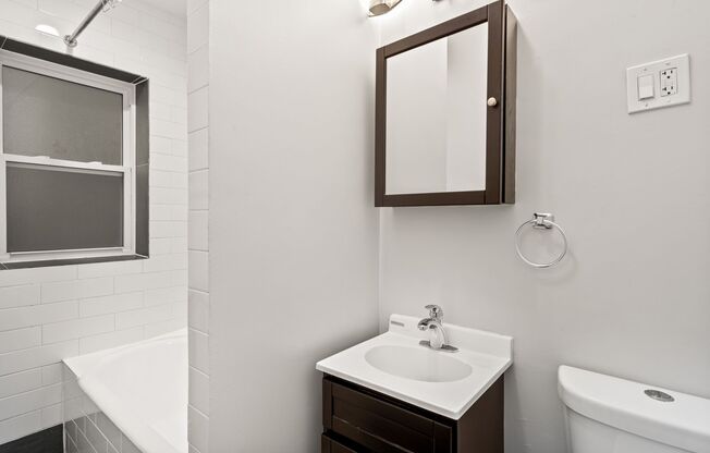 2 beds, 1 bath, 569 sqft, $2,250, Unit 6112-2E