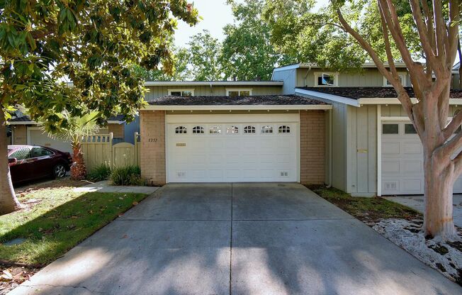 Remodeled townhouse with AC, Top Cupertino Schools, Two cars garage