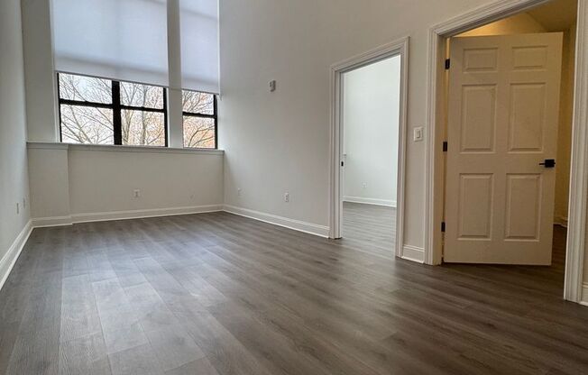 3 beds, 2 baths, 1,292 sqft, $1,995, Unit Unit 113 (Loft)