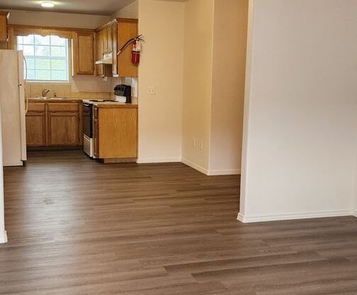 2 beds, 1 bath, $825, Unit Apt. 25