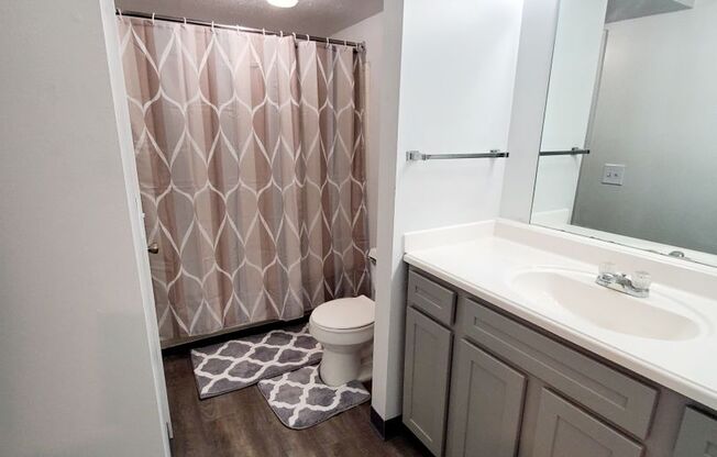 2 beds, 1 bath, 956 sqft, $2,600, Unit 3607-1A