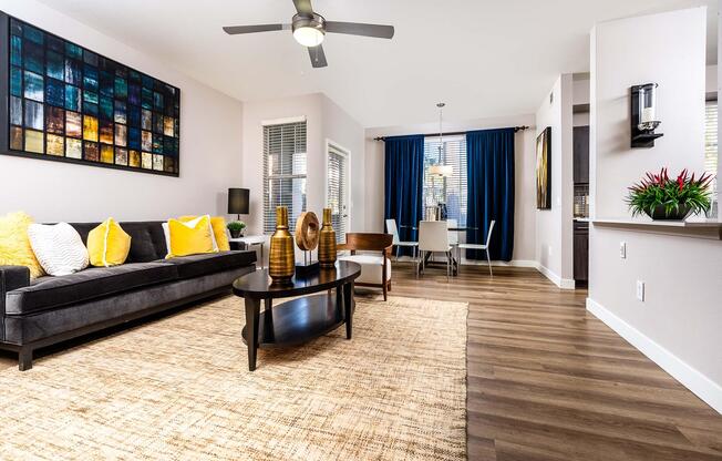 1 bed, 1 bath, 817 sqft, $1,505