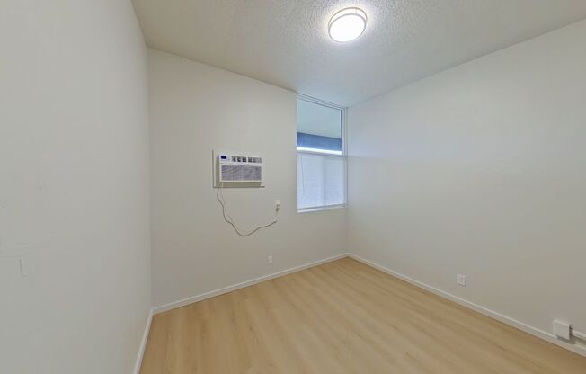 3 beds, 1 bath, 755 sqft, $2,347, Unit 31A