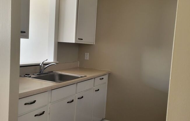 1 bed, 1 bath, 500 sqft, $705, Unit 106