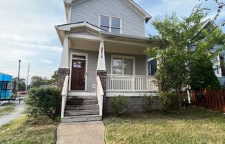 Spacious 3 Bed/2.5 Single Family Home in the Nations, Off Street Parking w Parking pad, Fenced Yard