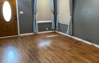 2 beds, 1 bath, $1,100