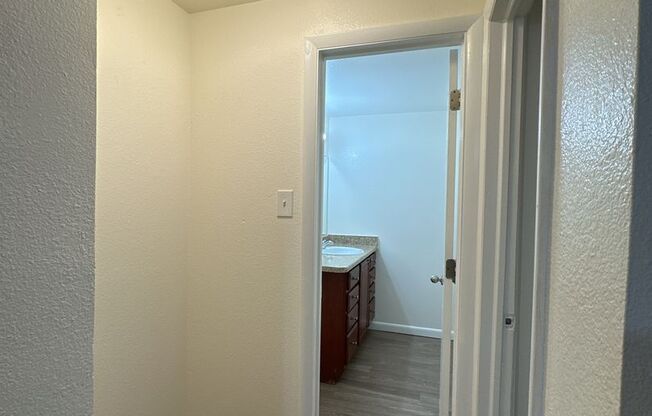 1 bed, 1 bath, 700 sqft, $995, Unit 1777-103