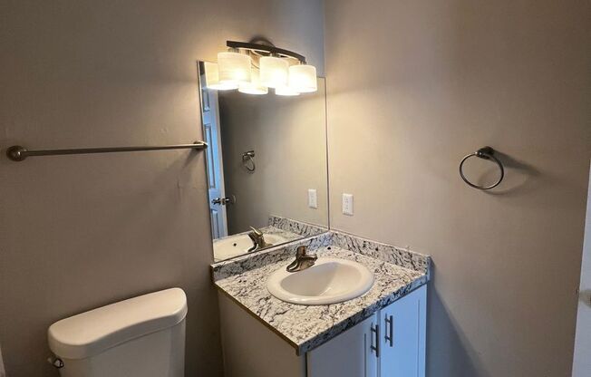2 beds, 1.5 baths, 990 sqft, $999, Unit 4420-H