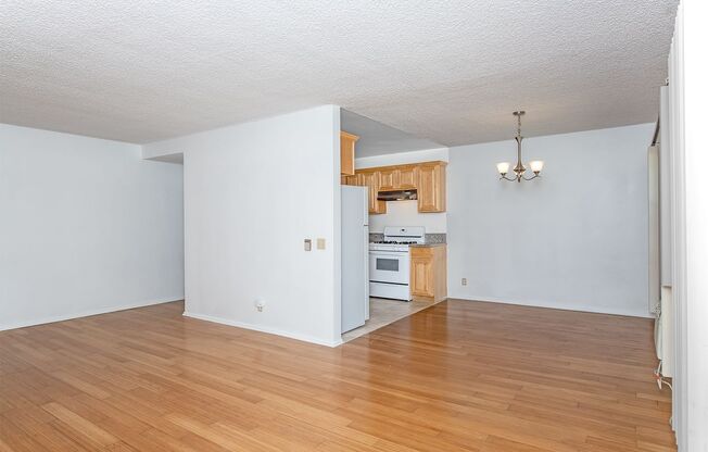 2 beds, 2 baths, $2,895